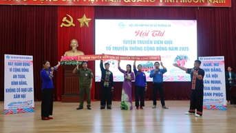 ឃុំ Truong Ha និង Be Van Dan ប្រជែងយកអ្នកឃោសនាឆ្នើម ក្រុមទំនាក់ទំនងសហគមន៍ - កាសែតអេឡិចត្រូនិក Cao Bang