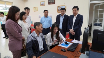 ឃុំ Gia Lam បើកយុទ្ធនាការគាំទ្រប្រជាពលរដ្ឋក្នុងការអនុវត្តនីតិវិធីរដ្ឋបាលនៅតាមភូមិ និងក្រុមលំនៅដ្ឋាន។