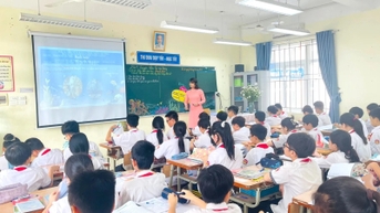 ការ​ធ្វើ​ស្តង់ដារ​ក្រុម​គ្រប់​គ្រង​ការ​អប់រំ​ថ្នាក់​ឃុំ