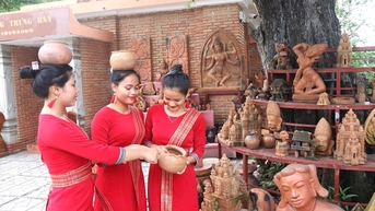 Bài 3 - Chiến lược quản lý, khai thác di sản văn hóa thu hút du khách