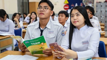 សំណុំសៀវភៅសិក្សាដែលបង្រួបបង្រួមមុនម៉ោង G