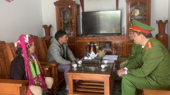 ឃុំ Duong Hoa ពង្រឹង​ការ​ឃោសនា​សម្រាប់​ការ​គ្រប់គ្រង​សន្តិសុខ​សណ្តាប់ធ្នាប់​ដោយ​ខ្លួនឯង