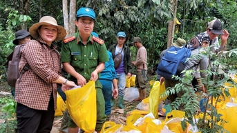 ជំនួយទាន់ពេលវេលាសម្រាប់ប្រជាជននៅតំបន់កកស្ទះ និងដាច់ស្រយាល។