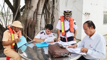 ឃុំ Ben Luc៖ ពង្រឹង​ការ​ត្រួត​ពិនិត្យ​សកម្មភាព​គ្រប់​គ្រង​ផ្លូវ​ទឹក​ក្នុង​ស្រុក