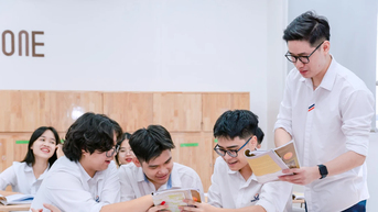 តួនាទីរបស់គ្រូបង្រៀនក្នុងការបង្កើតសញ្ជាតិឌីជីថល៖ គ្រូបង្រៀន 'ផ្លាស់ប្តូរតួនាទី' ជាមួយសិស្ស