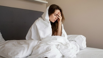 គេង ៨ ម៉ោង​ក្នុង​មួយ​យប់ ហេតុ​អ្វី​បាន​ជា​ខ្ញុំ​នៅ​តែ​មាន​អារម្មណ៍​នឿយ​ហត់​ពេល​ភ្ញាក់?