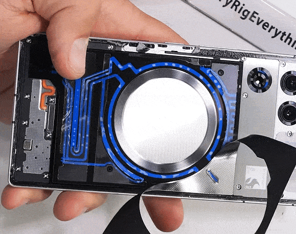 ភ្ញាក់ផ្អើលជាមួយនឹងបច្ចេកវិទ្យា heatsink 'alien' នៅលើ REDMAGIC 11 Pro