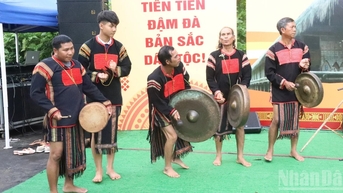 សំឡេង​គង​ដ៏​អ៊ូអរ​ក្នុង​សប្តាហ៍​បេតិកភណ្ឌ​វប្បធម៌...