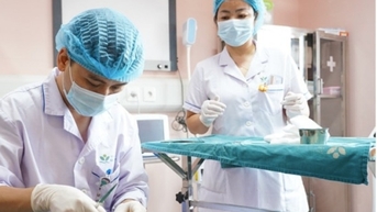 Bé trai 12 tuổi bỏng nặng khi đốt cồn làm thí nghiệm tại nhà