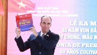 សៀវភៅនេះរក្សានូវអនុស្សាវរីយ៍ប្រវត្តិសាស្ត្រ និងចំណងសាមគ្គីភាពពិសេសរវាងវៀតណាម និងគុយបា។