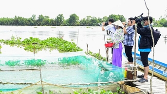 Báo và Phát thanh - Truyền hình An Giang phối hợp tuyên truyền với xã Vĩnh Hòa