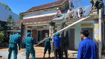 សម្តេចនាយករដ្ឋមន្រ្តី ស្នើឱ្យមានការវាយតម្លៃការខូចខាតជាបន្ទាន់ និងការស្តារឡើងវិញយ៉ាងឆាប់រហ័សពីផលវិបាកនៃខ្យល់ព្យុះ និងទឹកជំនន់នៅតំបន់កណ្តាល។