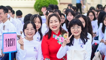 មន្ទីរអប់រំ និងបណ្តុះបណ្តាលទីក្រុងហូជីមិញ បដិសេធមិនទទួលយកផ្កា និងទទួលភ្ញៀវនៅថ្ងៃទី ២០ ខែវិច្ឆិកា អស់រយៈពេល ១៣ ឆ្នាំជាប់ៗគ្នា