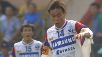 អតីត​អ្នក​ស៊ុត​បាល់​បញ្ចូល​ទី​បាន​ច្រើន​ជាង​គេ​របស់​កីឡា​បាល់​ទាត់​វៀតណាម ហូ វ៉ាន់​ឡូយ មិន​មាន​ទៀត​ទេ។