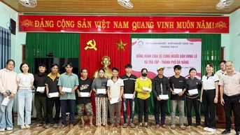 ចែកអំណោយជាច្រើនដល់ប្រជាពលរដ្ឋរងគ្រោះដោយទឹកជំនន់