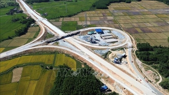Đẩy nhanh tiến độ 4 dự án cao tốc Bắc - Nam, bảo đảm hoàn thành vào 19/12/2025