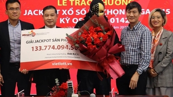 អ្នកឈ្នះរង្វាន់ Jackpot Vietlott ជិត 134 ពាន់លាន បង្ហាញពីទម្លាប់ទិញសំបុត្ររយៈពេល 2 ឆ្នាំ។