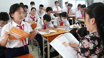 ក្រសួង​មហាផ្ទៃ​ស្នើ​មិន​កំណត់​មេគុណ​ប្រាក់​ខែ​ពិសេស​សម្រាប់​គ្រូបង្រៀន។