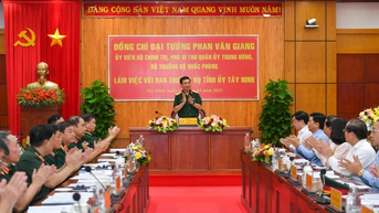 Đại tướng Phan Văn Giang làm việc với Ban Thường vụ Tỉnh ủy Tây Ninh