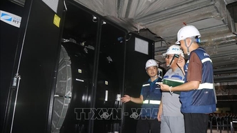 គ្រឿងបរិក្ខារជាច្រើនត្រូវបានដំឡើងនៅអាកាសយានដ្ឋាន Long Thanh