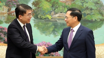 ឧបនាយករដ្ឋមន្ត្រី Bui Thanh Son ទទួលជួបនាយកប្រតិបត្តិក្រុមហ៊ុន Warburg Pincus Group