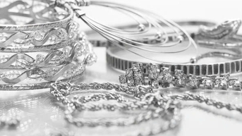 តម្លៃប្រាក់ថ្ងៃនេះ 11/13/2025៖ ប្រាក់កើនឡើងជាលំដាប់