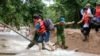 Băng rừng gọi học trò về lại lớp