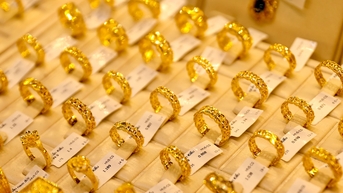 Giá vàng hôm nay 13/11/2025: Sáng cửa tăng, SJC chênh lệch giá thế giới gần 20 triệu/lượng