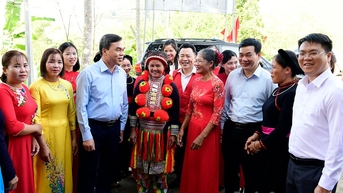 អ្នកភូមិណាម៉ា ត្រូវថែរក្សា និងកសាងទេសភាពភូមិ "ភ្លឺ-បៃតង-ស្អាត-ស្អាត"។