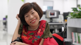 ពីអាហារូបករណ៍អូស្ត្រាលីទៅកាន់ដំណើរមនុស្សធម៌