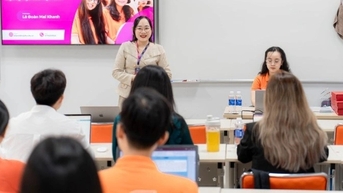 AI កំពុងផ្លាស់ប្តូរថ្នាក់រៀន ប៉ុន្តែគ្រូ និងសិស្សនៅតែជាចំណុចកណ្តាល