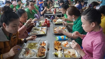 ‘Bữa cơm Công đoàn’ lan tỏa tinh thần sẻ chia, gắn kết người lao động