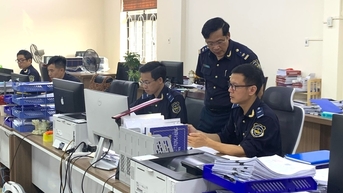 Chi cục Hải quan khu vực 3 'về đích' sớm thu ngân sách