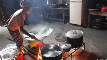 Thức bánh ấm giữa trời cuối thu