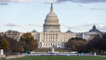 សភា​អនុម័ត​វិក័យប័ត្រ​ចំណាយ រដ្ឋាភិបាល​អាមេរិក​គ្រោង​នឹង​បើក​ឡើងវិញ