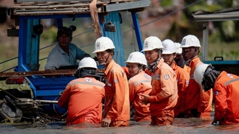 Hơn 99% khách hàng ở miền Trung – Tây Nguyên có điện trở lại sau bão số 13