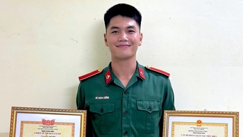 ការប្រឡងចូលសកលវិទ្យាល័យឡើងវិញ ក្មេងប្រុសម្នាក់មកពី Hung Yen បានក្លាយជាគ្រូបង្វឹកនៃកងកម្លាំងពិសេសរបស់ប្រទេស។