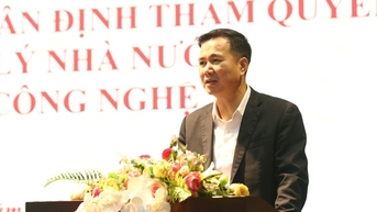 «ត្រូវ​ឈរ​ក្បែរ​គ្នា​តែ​ពិភាក្សា​ធ្វើ​ម៉េច​មិន​ដក​ថយ»