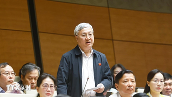 Họp Quốc hội: Đề nghị giám sát chặt viên chức tham gia công việc bên ngoài