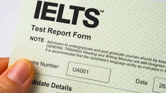 Phát hiện nhiều bài thi IELTS bị chấm lại, sửa điểm