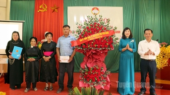 អ្នកស្រុកម្នាក់ៗនៃភូមិ Me Ha គួរតែជា "ឯកអគ្គរដ្ឋទូតសាមគ្គី"