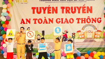 Trường Mầm non Họa Mi Nha Trang tổ chức tuyên truyền an toàn giao thông cho hơn 150 học sinh