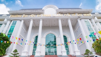 សាកលវិទ្យាល័យជាច្រើនមិនទទួលយកផ្កានៅថ្ងៃទី 20 ខែវិច្ឆិកាទេ ប៉ុន្តែផ្ទុយទៅវិញ បរិច្ចាគប្រាក់ដល់ជនរងគ្រោះដោយទឹកជំនន់។