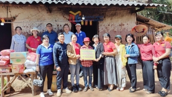 Chăm lo trẻ em yếu thế ở vùng khó