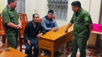 នគរបាល​ឃុំ Ha Bac បាន​ជួយ​ជន​ចាស់​ជរា​ម្នាក់​ដែល​បាត់​បង់​ត្រឡប់​មក​ផ្ទះ​វិញ។