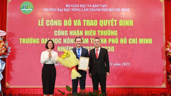 សាស្ត្រាចារ្យរង បណ្ឌិត Nguyen Tat Toan បន្តជាសាកលវិទ្យាធិការនៃសាកលវិទ្យាល័យកសិកម្ម និងរុក្ខាប្រមាញ់ទីក្រុងហូជីមិញ
