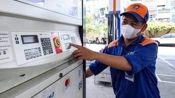 រសៀល​ថ្ងៃ​ទី​១៣ វិច្ឆិកា៖ តម្លៃ​សាំង​ឡើង​ថ្លៃ​បន្តិច