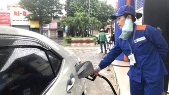 Giá xăng dầu đồng loạt tăng vào chiều 13/11