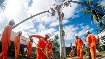 Công ty Điện lực Đắk Lắk nỗ lực khắc phục sự cố điện do bão số...