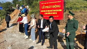 Khởi công xây dựng nhà ở cho hộ dân bị ảnh hưởng thiên tai